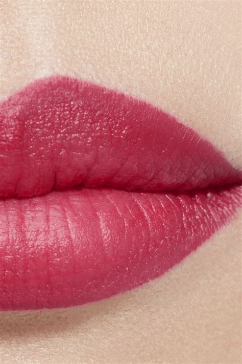 chanel rouge allure velvet luminous.